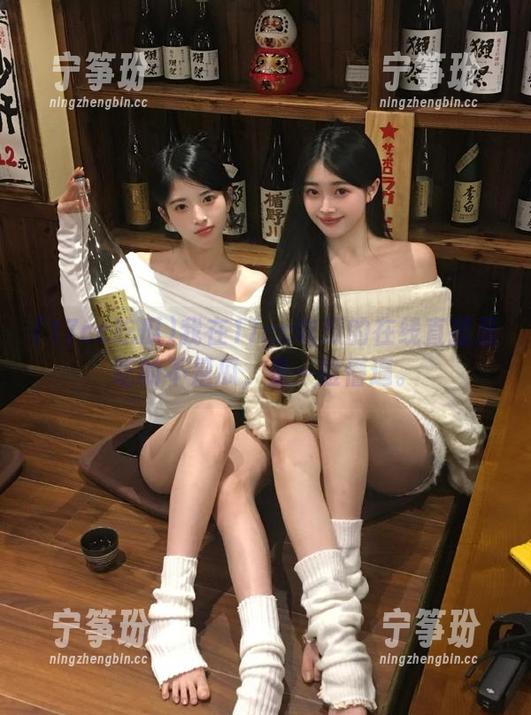 17cc吃瓜 我在17cc吃瓜的在线直播里吃的不是瓜,是一脸懵逼。