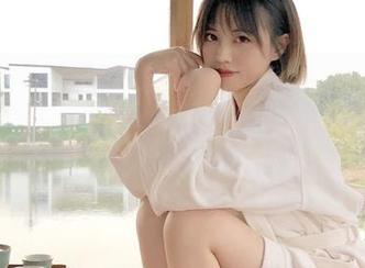 在51cg苹果版里，脑洞大开的日常也能成热点，这网胆子大到可以午餐吃超市甜品！