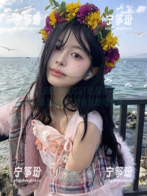 无意中划过51吃瓜官网入口的首页，心里总是有种怪怪的期待感。