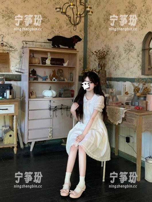 51吃瓜 蹲在51吃瓜网页的入口,仿佛置身于八卦风暴中的小透明,等着被涌走。
