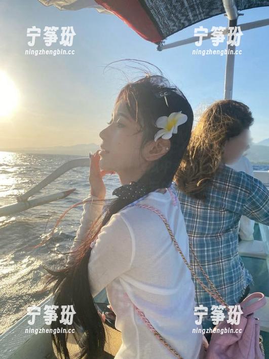 51吃瓜中心 在51吃瓜中心找找视频,或许会揭开乌鸦与白云的合作协议?