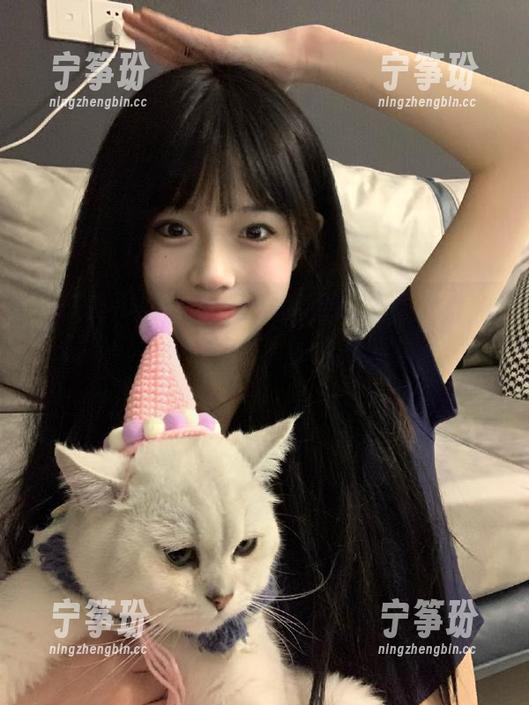 今天又要从51吃瓜中心的入口汲取‘养分’了，心里有点小期待呢！