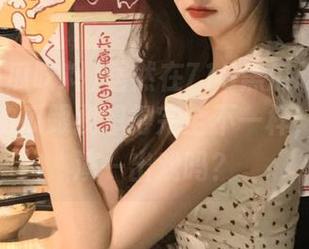 居然在718黑瓜吃料网页上看到的瓜跟我想得完全不一样，这是在演一出戏吗？