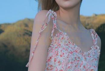 吃瓜时刻：人在嘴边，998.su的网址就像美味的盐。