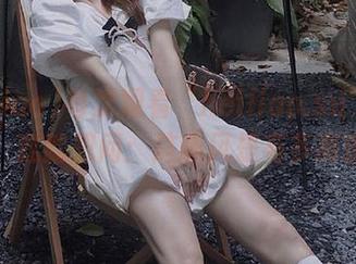 每次观看“heiliao.su”的热搜，我就想问：这画风是有多离谱？