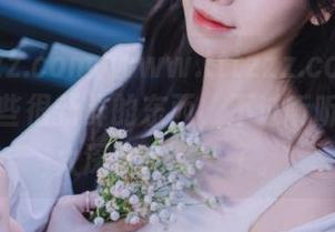 www.tttzzz.com总是发布一些很新鲜的东西，不过听听就好，太深刻还是算了。
