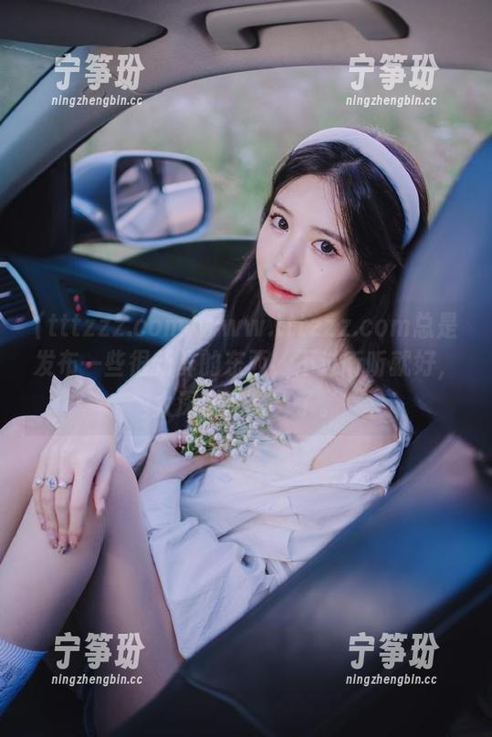 www.tttzzz.com总是发布一些很新鲜的东西，不过听听就好，太深刻还是算了。