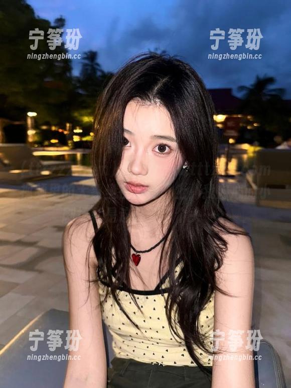 看到www.tttzzz.com视频里的大象坐在小椅子上，我内心的小剧场就是这样开了个头……
