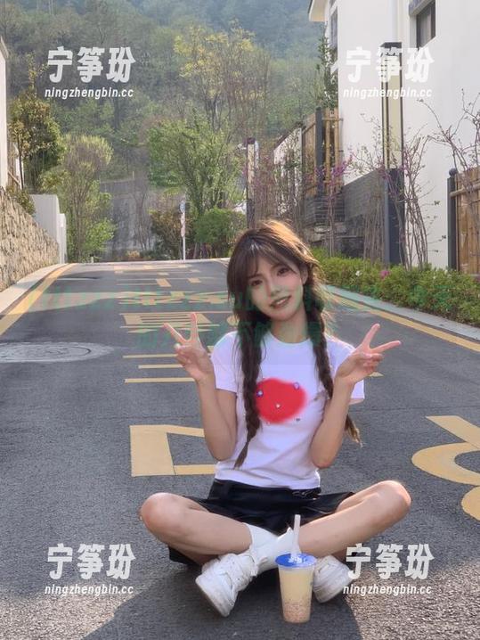 tttzzz.su的黑料收藏夹：今天的八卦够不够劲爆？