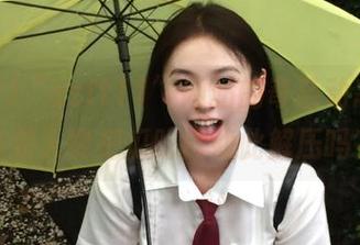 “zztt11”网站的奇葩动态，果真有人能把瓜吃得如此解压吗？
