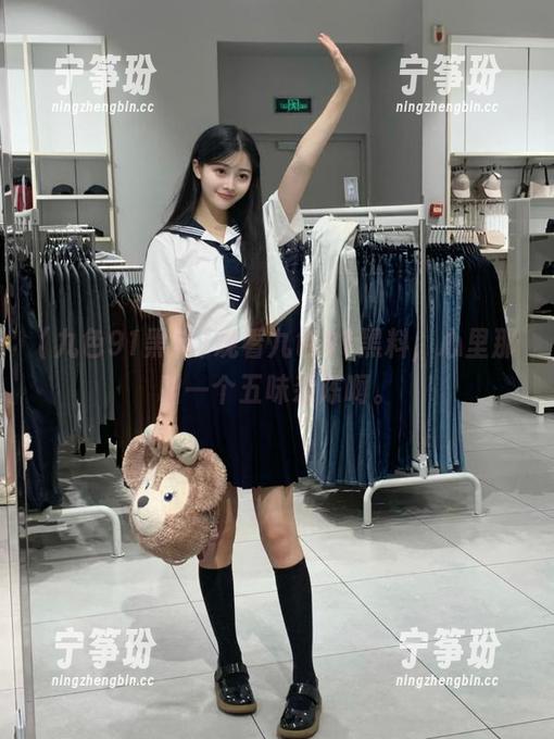 观看九色91黑料，心里那叫一个五味杂陈啊。