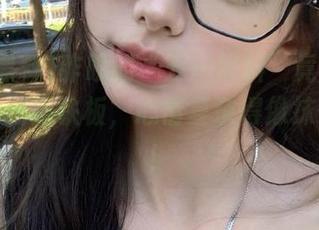 昨晚的“五一黑料”竟然在“入口”踢到铁板，心情复杂得像抹茶蛋糕！