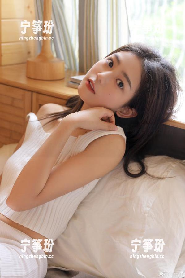 冲哥黑料 不好意思,登录冲哥黑料的我被page3震惊到了!