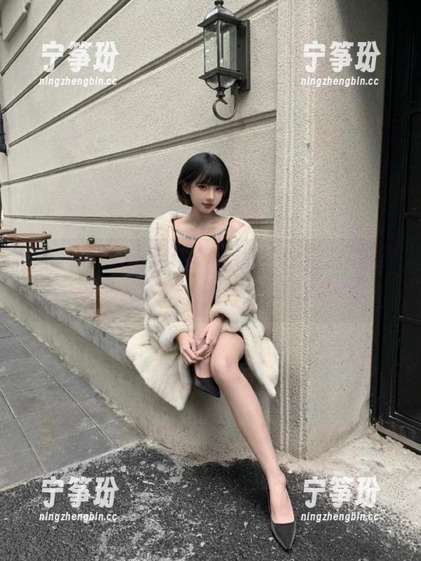 每日黑料 每日黑料app:点击就像打开潘多拉的盒子,充满惊喜…和不安。