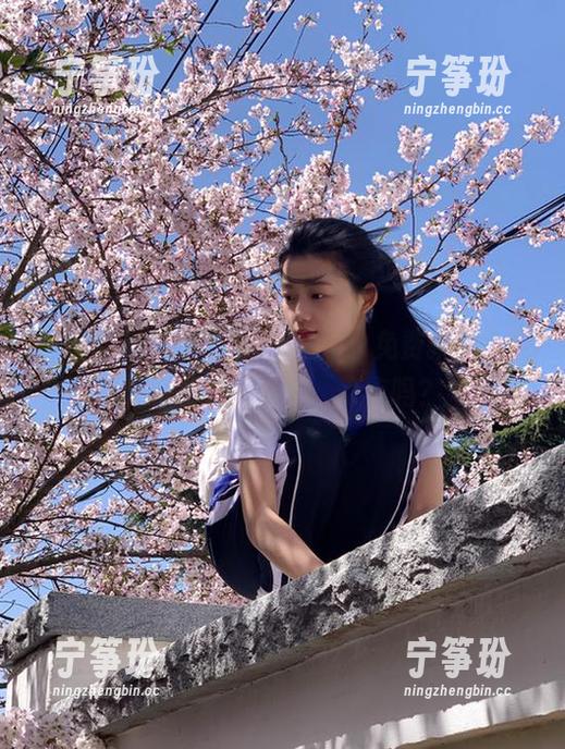 黑料app官网：免费获取心灵鸡汤和八卦消息，来点吗？