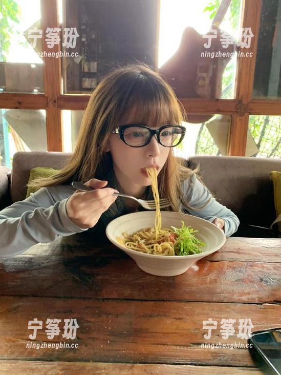 “黑料不打烊”的新网址让你成为最新八卦的守护者，别说我没告诉你！