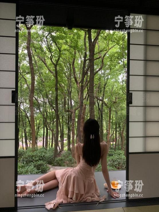 黑料吃瓜 博人眼球的黑料吃瓜网页,我在上面徘徊,有时候都想问句这是啥。