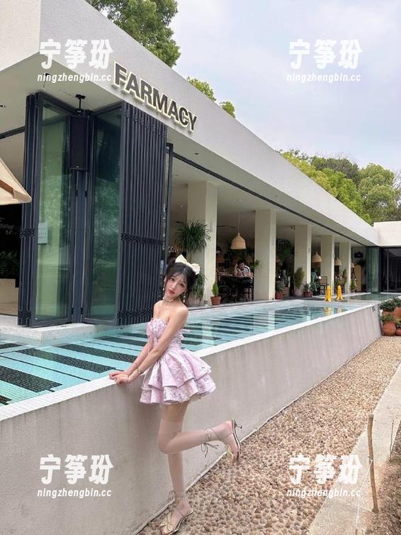听说“黑料社”网站这周的瓜又甜又酸，有点想尝尝！